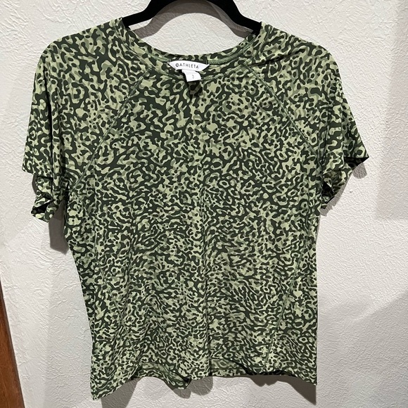 Athleta Tops - Athleta Green Camo Short Sleeve Tee Size Small Like New Condition Active Top
